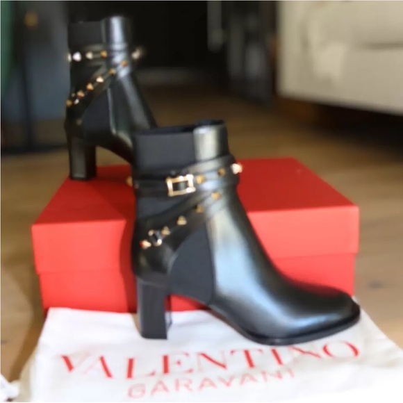 Valentino Garavani Rockstud Buckle Ankle Booties Black Size 38 EU (US 8), Boots - Picture 16 of 17